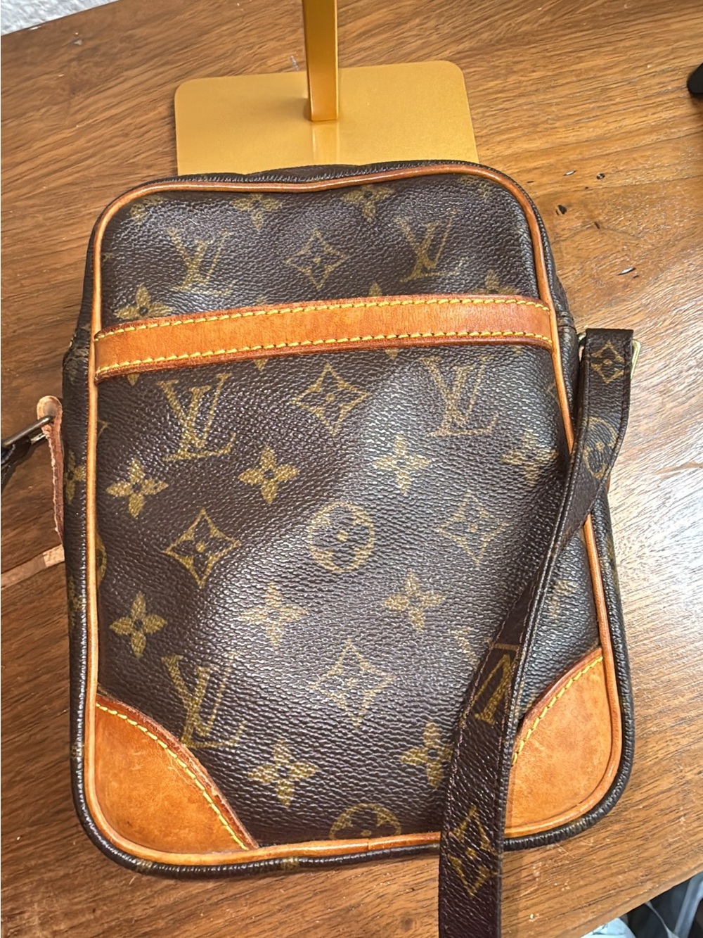 Louis Vuitton Monogram canvas Danube Crossbody Bag Vintage and authenticated - Picture 10 of 17